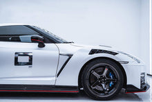 Load image into Gallery viewer, 2008-2022 Nissan GTR R35 CBA/DBA/EBA NISMO Style Fender - Carbonado