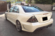 Load image into Gallery viewer, 2001-2007 Mercedes Benz W203 C32 AMG C Class VRS Style Rear Bumper - Carbonado