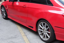Load image into Gallery viewer, 2010-2013 Mercedes Benz E Class W207 Coupe LRS Style Side Skirts - Carbonado