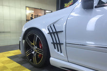 Load image into Gallery viewer, 2001-2007 Mercedes Benz W203 C Class WI Style Fender - Carbonado