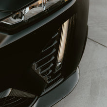 Load image into Gallery viewer, 2022-2024 Cadillac CT5-V Blackwing Gloss Carbon Fiber Side Grilles (Pair)