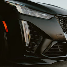 Load image into Gallery viewer, 2022-2024 Cadillac CT5-V Blackwing Gloss Carbon Fiber Side Grilles (Pair)