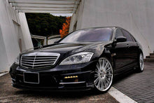 Load image into Gallery viewer, 2007-2013 Mercedes Benz W221 S Class WD Style Front Bumper - Carbonado Aero