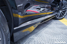 Load image into Gallery viewer, 2021-2024 Aston Martin DBX Convert 707 Style Dry Carbon Fiber Full Body Kit