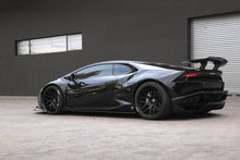Load image into Gallery viewer, 2015-2020 Lamborghini Huracan LP610 DE Style Rear Diffuser - Carbonado