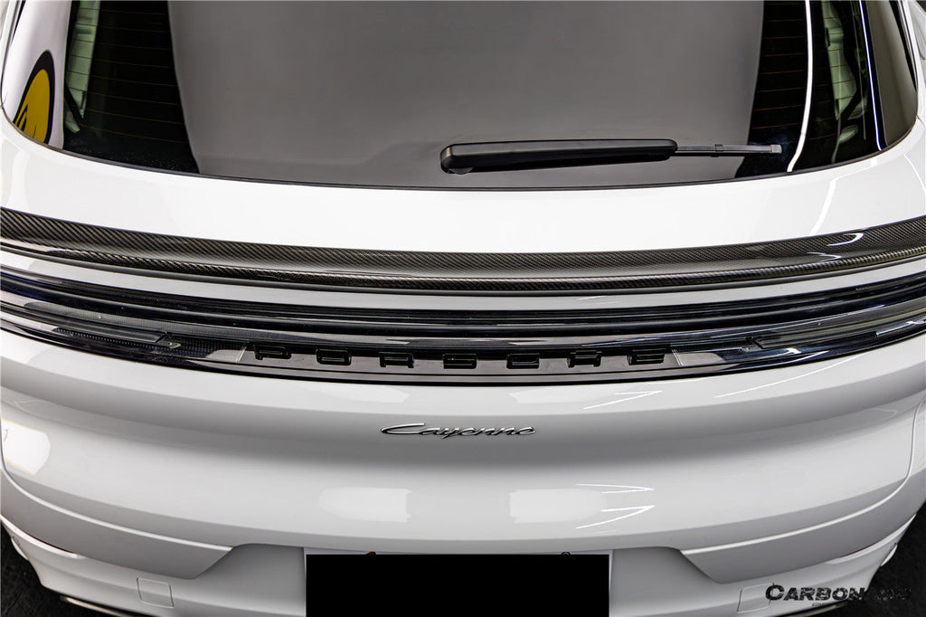 Carbonado 2018-2025 Porsche 9Y0 9YA Cayenne S    GTS    E-Hybrid TKT Style Carbon Fiber Trunk Spoiler