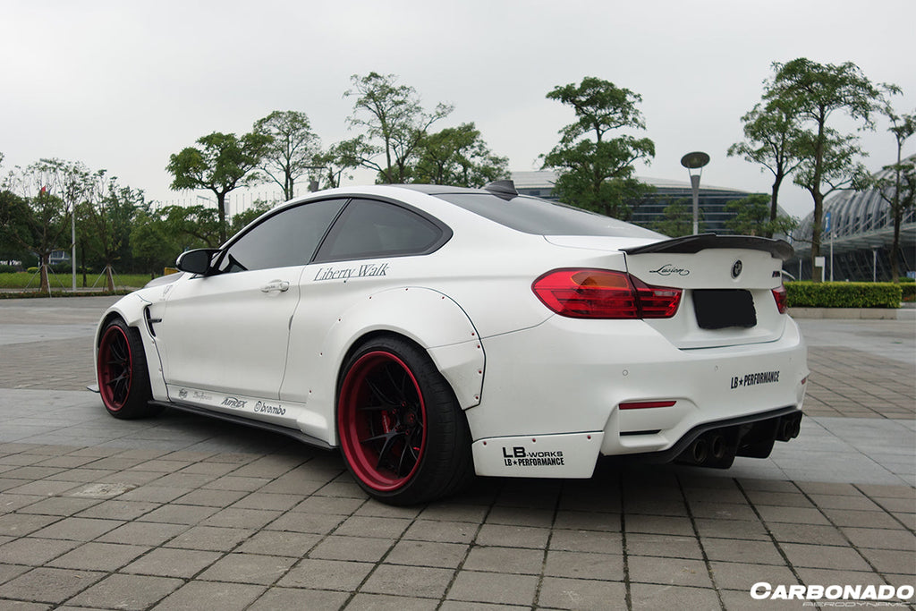 2014-2020 BMW F82/F83 M4 DE Style Carbon Fiber Rear Diffuser - Carbonado
