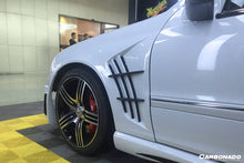 Load image into Gallery viewer, 2001-2007 Mercedes Benz W203 C Class WI Style Fender - Carbonado