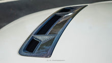 Load image into Gallery viewer, 2010 - 2014 Shelby GT500 Carbon Fiber Hood Vent