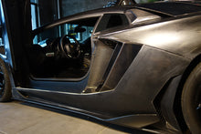 Load image into Gallery viewer, 2011-2016 Lamborghini Aventador LP700 Coupe Carbon Fiber Quarter Panel Fender Vent Inside
