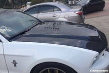 Load image into Gallery viewer, 2005-2009 Ford Mustang GT &amp; V6 Black Momba BC1 Style Hood - Carbonado