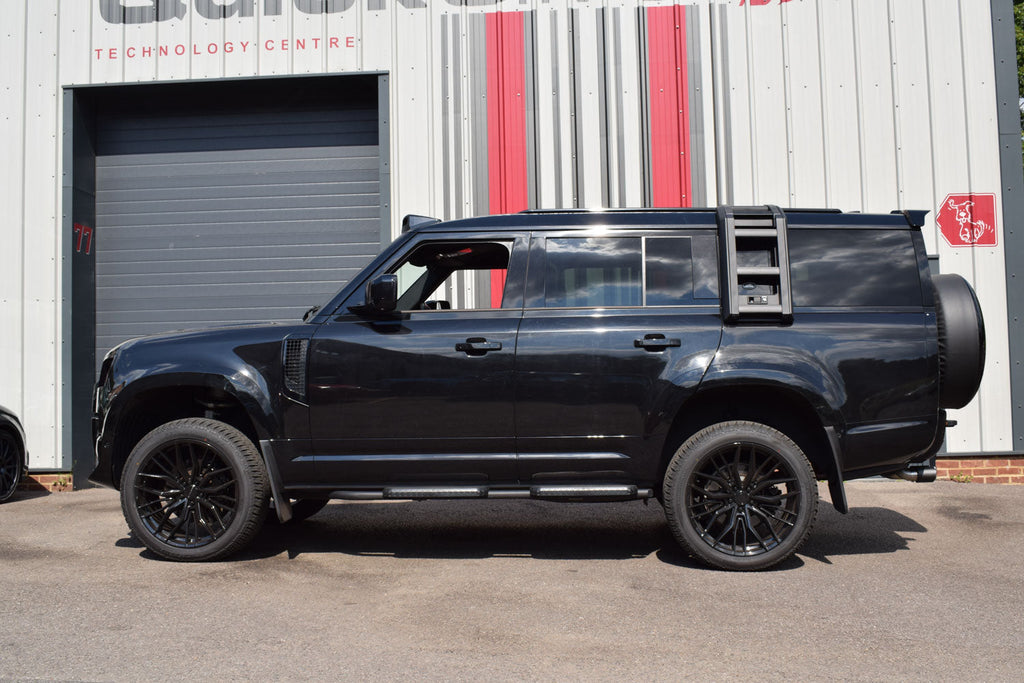 QuickSilver Land Rover Defender P525 V8 130 Sport System with Sound Architect 2021+