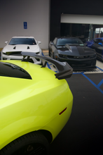 Load image into Gallery viewer, 2010-2015 Chevy Camaro ZL1 1LE Full Carbon Fiber 1pc Rear Spoiler Style