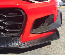 Load image into Gallery viewer, 2017-2023 CAMARO ZL1 1LE CARBON FIBER FRONT BUMPER AIR DUCT BEZELS (PAIR)