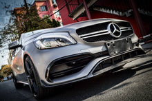 Load image into Gallery viewer, 2016-2018  Mercedes Benz W176 A45 AMG BKSS Style Carbon Fiber Front Lip - Carbonado