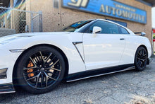 Load image into Gallery viewer, 2008-2016 Nissan GTR R35 CBA/DBA VA-II Style Carbon Fiber Side Skirts Under Board - Carbonado