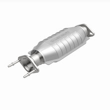 Load image into Gallery viewer, MagnaFlow Conv DF 98-00 Kia Sportage Rear